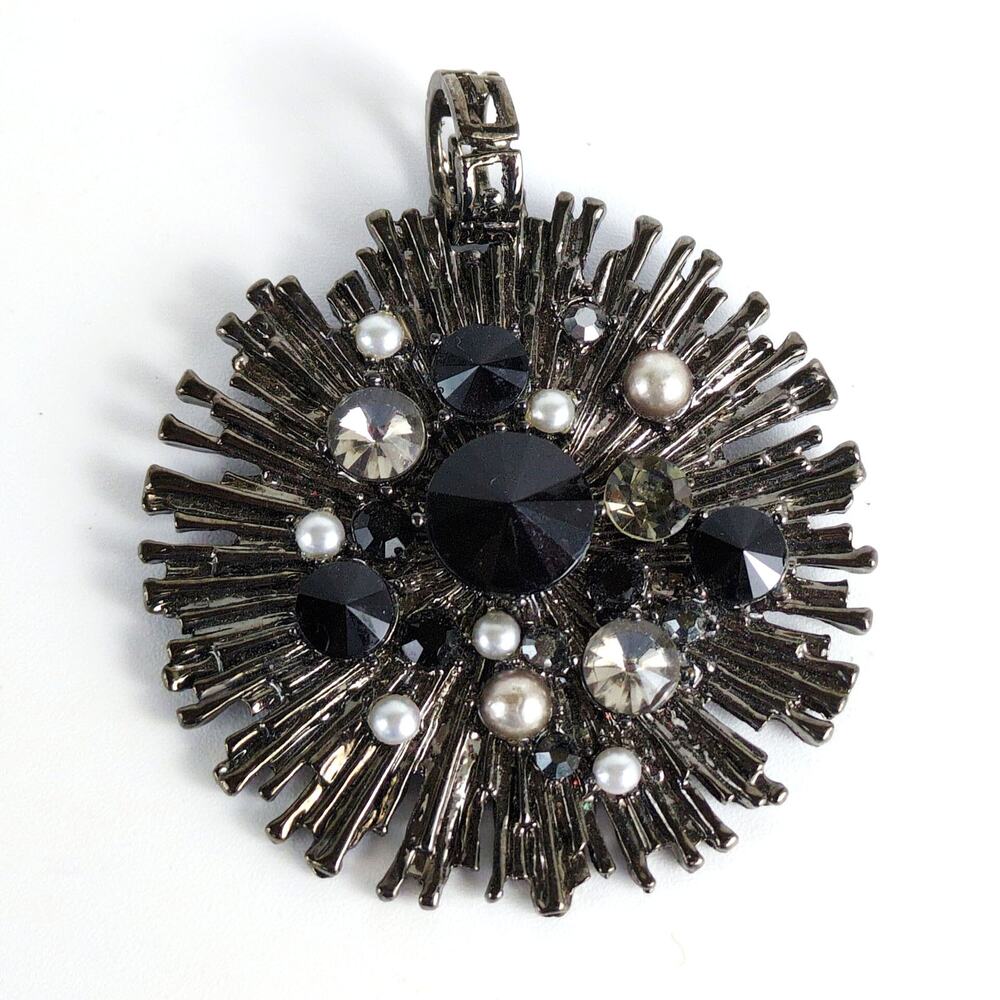 Vintage Black Metal 2.25" Starburst Pendant, Black Onyx Rhinestone‎ Faux Pearls